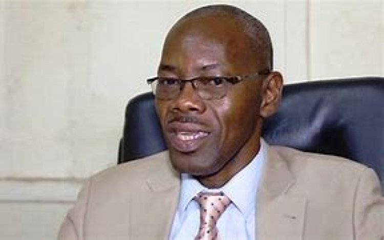 Me Emmanuel Simh: en prison, mais debout.
